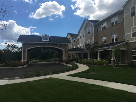 assisted living facilities aurora il